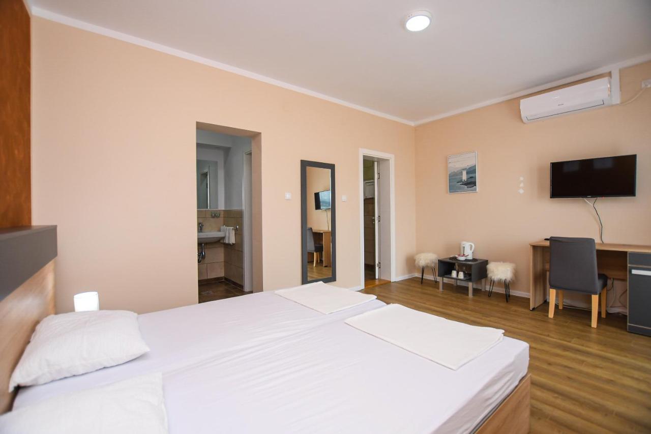 Danubiana Apartments 5 克拉多沃 外观 照片