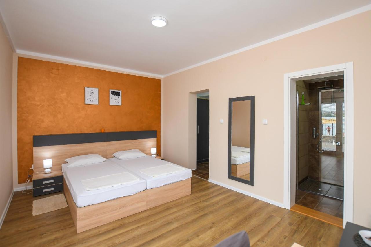 Danubiana Apartments 5 克拉多沃 外观 照片